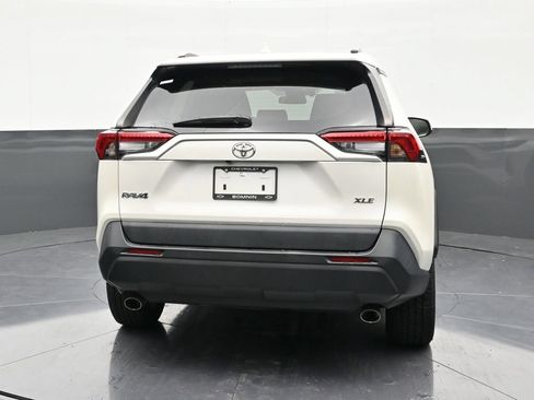 Used 2022 Toyota RAV4 XLE Premium FWD image 4