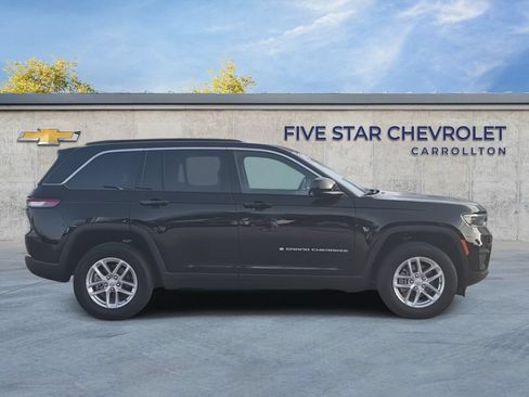 Used 2025 Jeep Grand Cherokee Laredo X RWD image 9