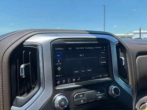 Certified 2021 GMC Sierra 1500 SLT RWD image 19