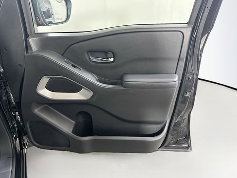 Used 2024 Nissan Frontier SV w/ SV Convenience Package image 30