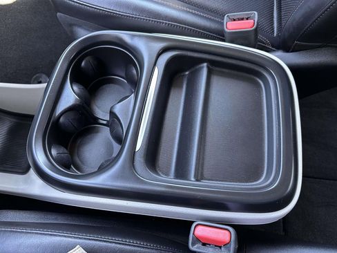 Used 2018 Chrysler Pacifica Touring-L FWD image 28