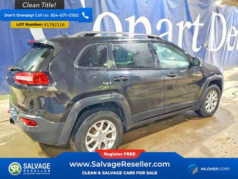 Used 2016 Jeep Cherokee Trailhawk w/ Comfort & Convenience Group AWD/4WD image 4