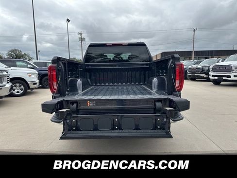 Used 2024 GMC Sierra 1500 SLT w/ SLT Premium Package AWD/4WD image 2