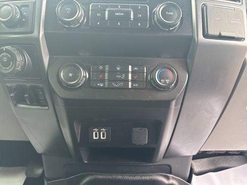 Used 2019 Ford F150 XLT w/ Equipment Group 302A Luxury image 8