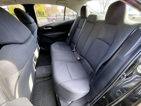 Used 2021 Toyota Corolla LE image 18