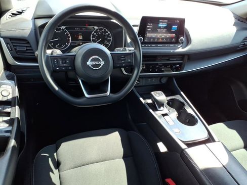 Used 2024 Nissan Rogue S image 9