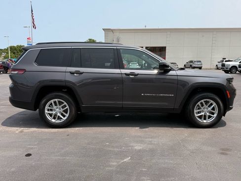 Used 2025 Jeep Grand Cherokee L Laredo RWD image 3