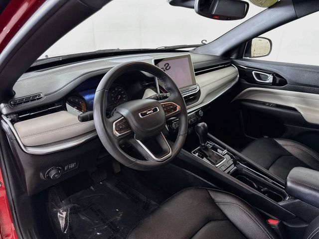 Used 2025 Jeep Compass Limited AWD/4WD image 9