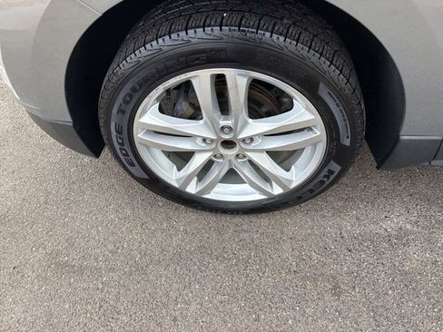 Used 2018 Chevrolet Equinox Premier image 49