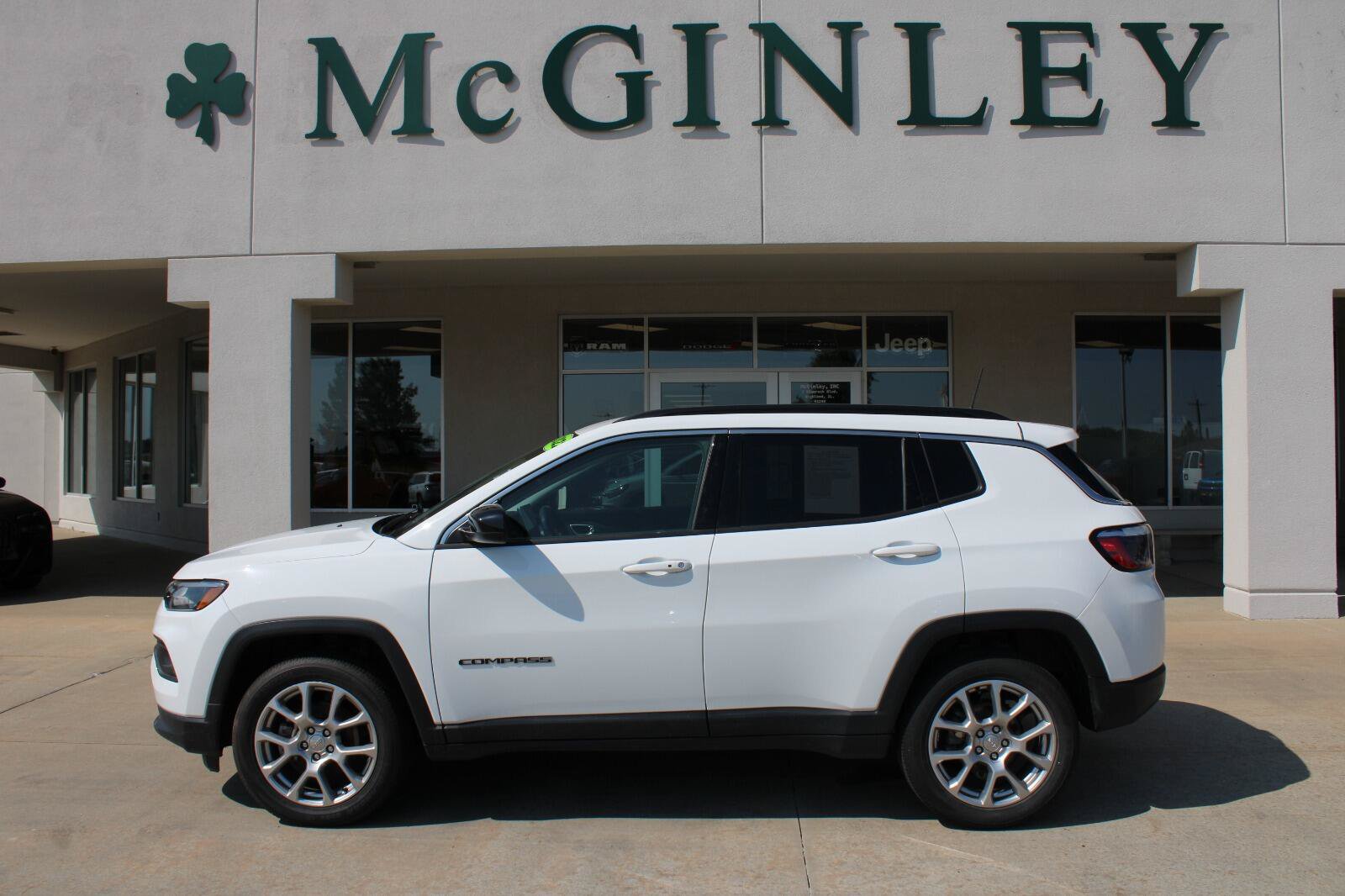 Used 2022 Jeep Compass Latitude AWD/4WD image 1