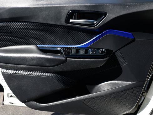 Used 2020 Toyota C-HR XLE image 40