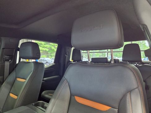 Used 2025 GMC Sierra 1500 AT4 w/ Technology Package AWD/4WD image 29