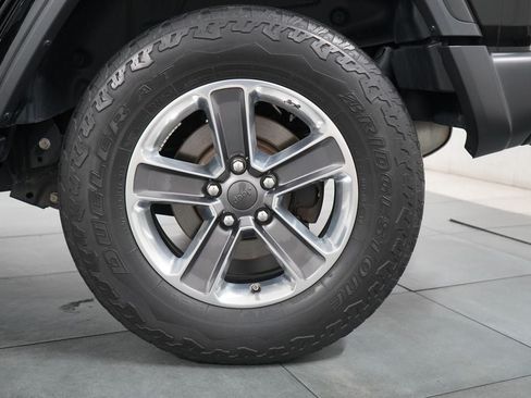 Used 2020 Jeep Wrangler Unlimited Sahara w/ Uconnect 4C Nav & Sound Group AWD/4WD image 31