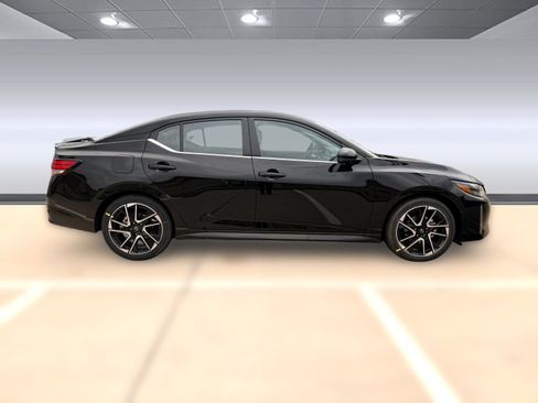 New 2025 Nissan Sentra SR image 8