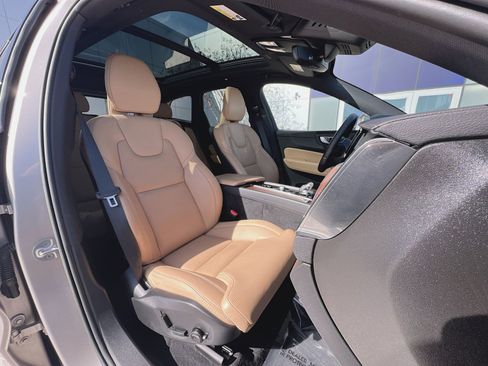Certified 2023 Volvo XC60 B5 Ultimate w/ Climate Package AWD/4WD image 35