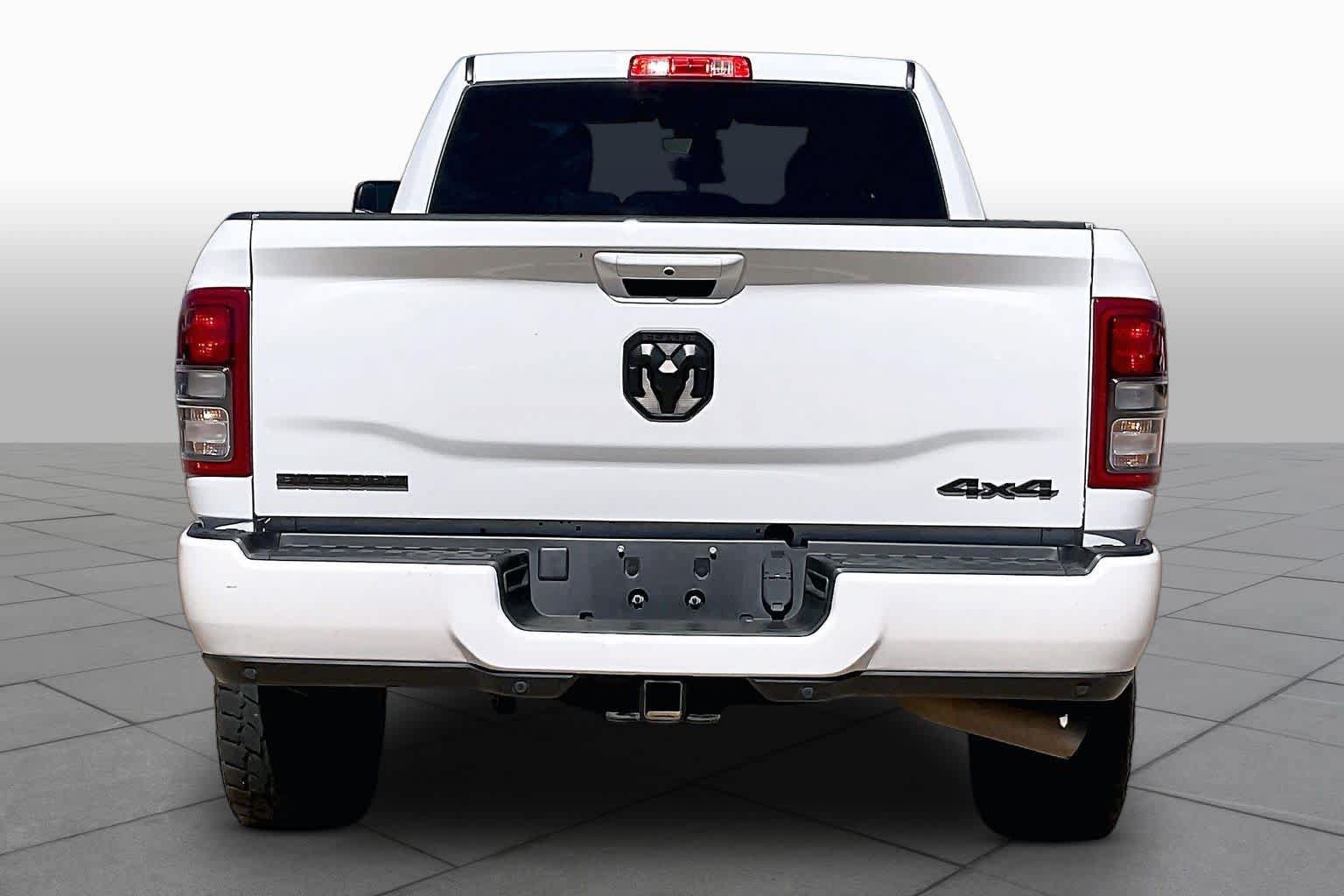 Used 2022 RAM 3500 Big Horn w/ Night Edition AWD/4WD image 6
