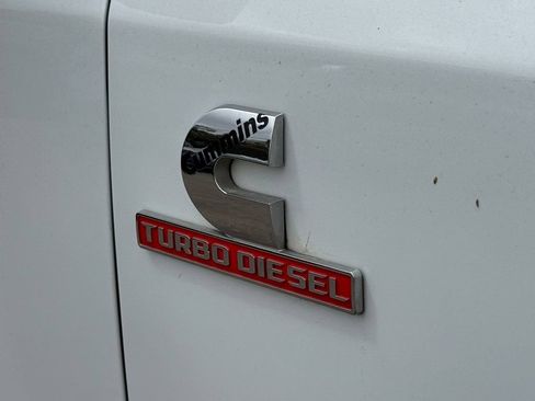 Used 2024 RAM 2500 Big Horn w/ Off Road Package AWD/4WD image 3