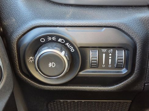 Certified 2019 Jeep Wrangler Sport image 21