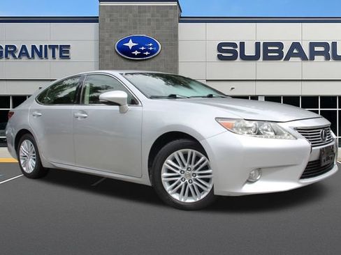 Used 2013 Lexus ES 350 w/ Luxury Pkg FWD image 3