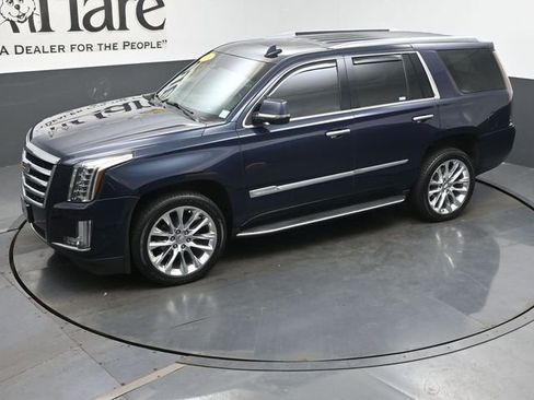Used 2020 Cadillac Escalade Luxury AWD/4WD image 45
