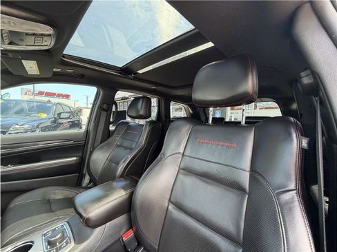 Used 2018 Jeep Grand Cherokee Trailhawk w/ Trailhawk Luxury Group AWD/4WD image 18