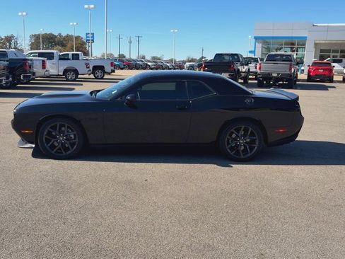 Used 2023 Dodge Challenger R/T w/ Blacktop Package image 5