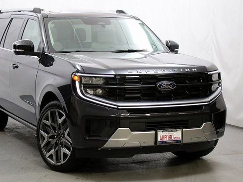 New 2025 Ford Expedition Max Platinum w/ Platinum Ultimate Package AWD/4WD image 2