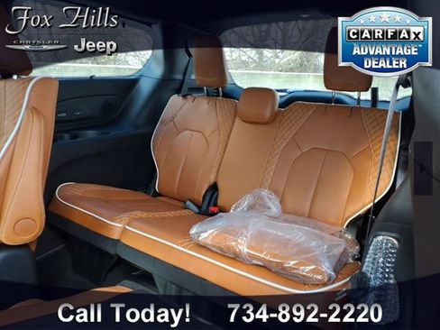 New 2026 Chrysler Pacifica Pinnacle image 11