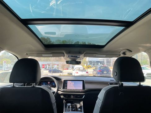 Used 2025 Volkswagen Atlas SEL image 10