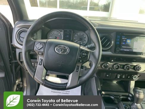 Used 2018 Toyota Tacoma TRD Sport image 13