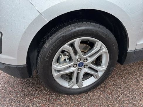 Used 2018 Ford Edge Titanium AWD/4WD image 4