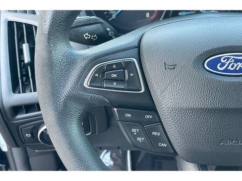 Used 2018 Ford Focus SE FWD image 33