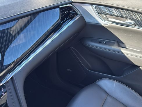 Certified 2022 Cadillac XT6 Premium Luxury w/ Technology Package image 25