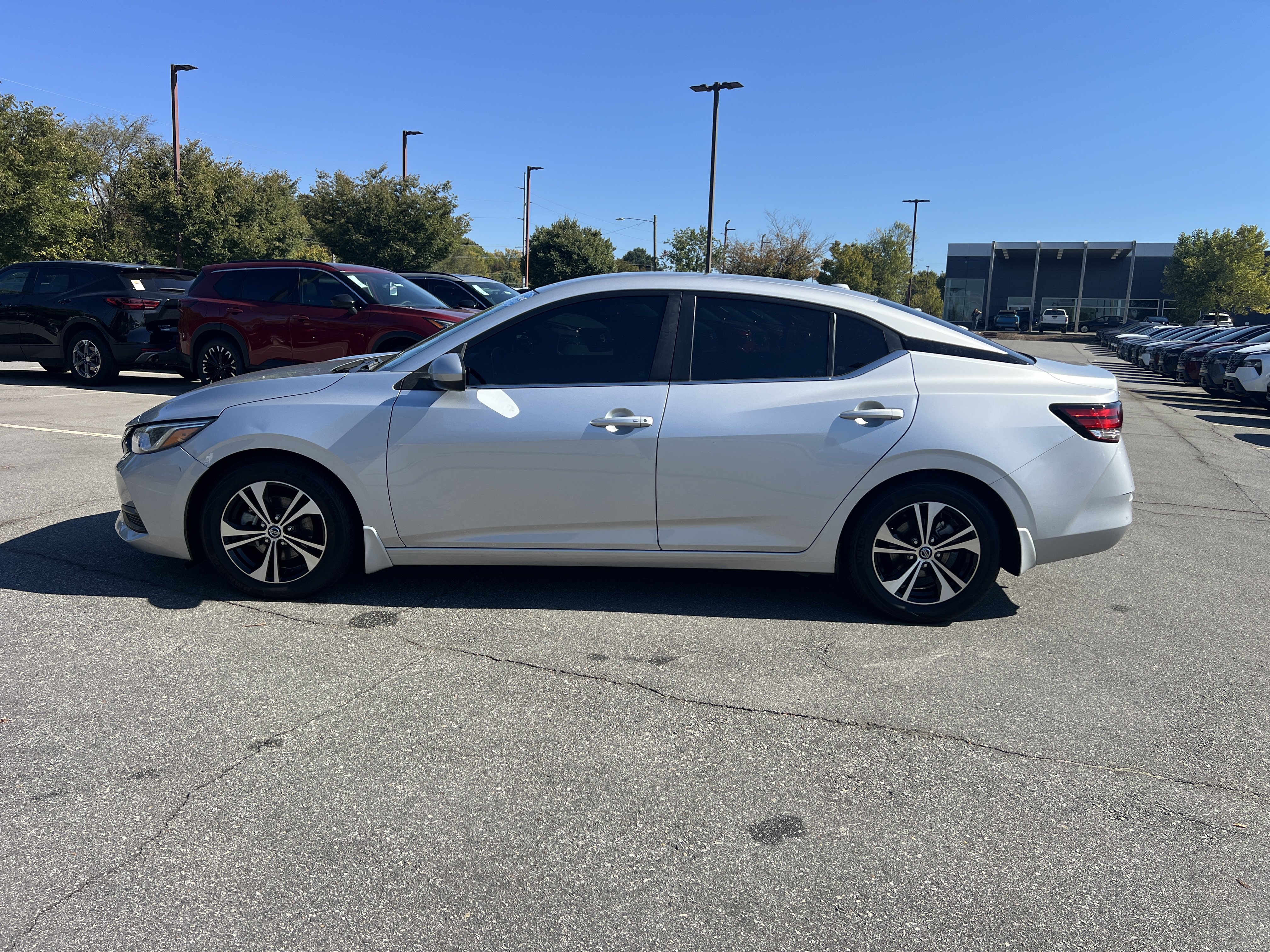 Used 2022 Nissan Sentra SV FWD image 8
