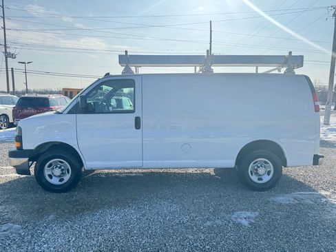 Used 2019 Chevrolet Express 2500 w/ Driver Convenience Package RWD image 2