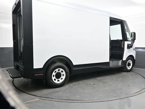 Used 2024 Chevrolet Brightdrop 400 w/ Commercial Equipment Package AWD/4WD image 45
