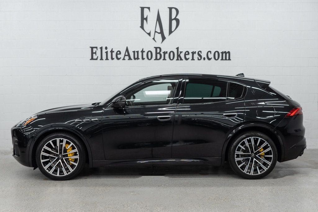Used 2023 Maserati Grecale Modena AWD/4WD image 2