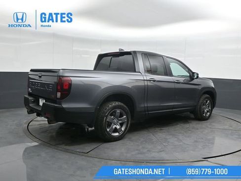 Certified 2024 Honda Ridgeline TrailSport image 2