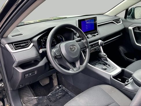 Used 2025 Toyota RAV4 LE AWD/4WD image 17