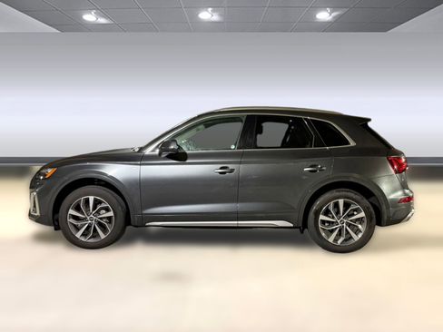 Used 2023 Audi Q5 2.0T Premium Plus w/ Premium Plus Package AWD/4WD image 2
