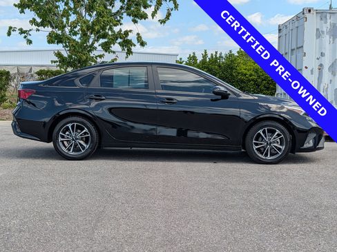 Used 2023 Kia Forte LXS w/ LXS Technology Package FWD image 3