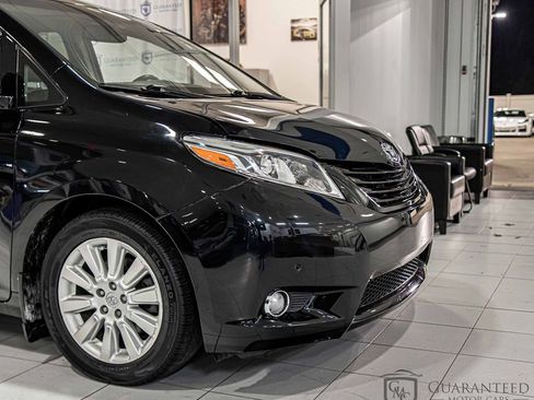 Used 2016 Toyota Sienna Limited Premium w/ Protection Package image 4