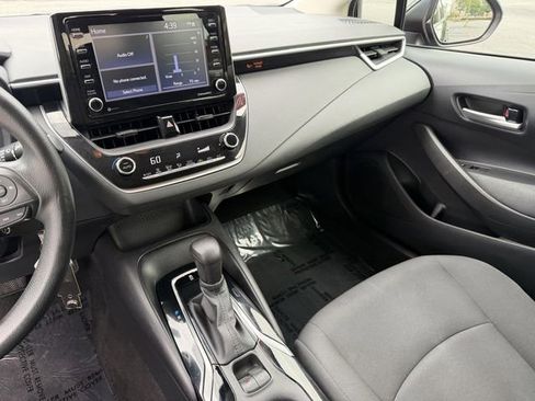 Used 2021 Toyota Corolla LE FWD image 16