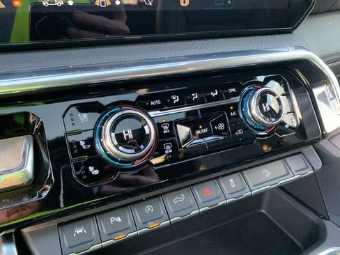 New 2026 GMC Sierra 1500 Denali w/ Denali Reserve Package image 24