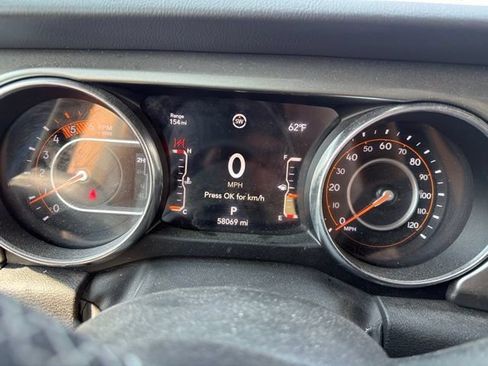 Used 2022 Jeep Gladiator Overland w/ LED Lighting Group AWD/4WD image 5