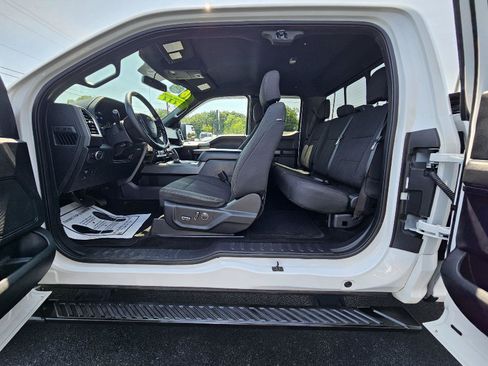 Used 2016 Ford F150 XLT w/ Equipment Group 302A Luxury AWD/4WD image 14