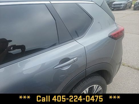 Used 2023 Nissan Rogue SV FWD image 8