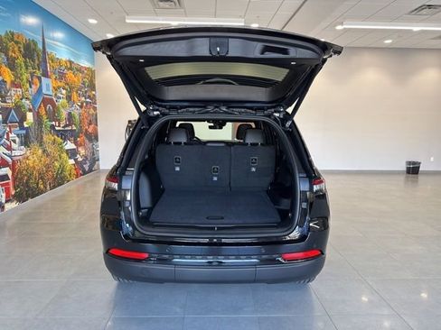 New 2025 Jeep Grand Cherokee Altitude image 44