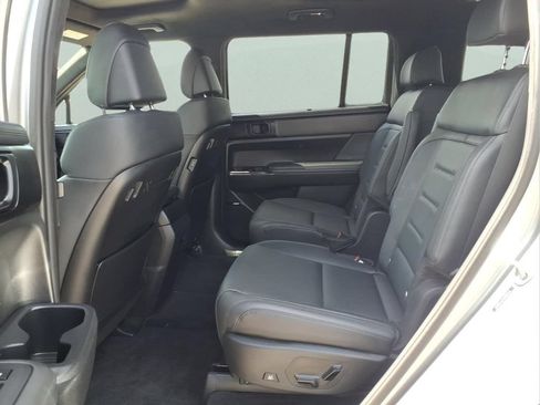 Used 2025 Hyundai Santa Fe Calligraphy FWD image 16