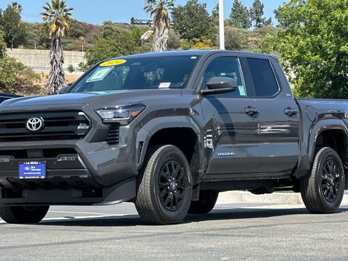 Used 2024 Toyota Tacoma SR5 AWD/4WD image 7